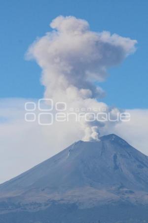 VOLCÁN POPOCATÉPETL . FUMAROLA