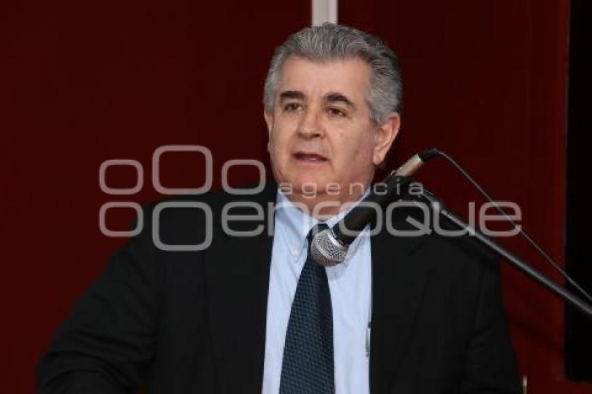 ANDRÉS GALLARDO . IBERO