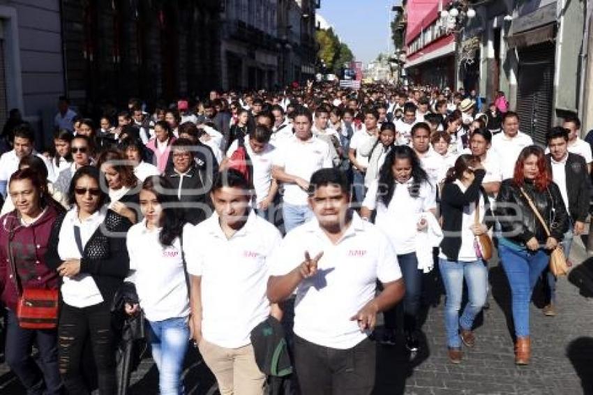 DESFILE TRABAJADORES 20 DE NOVIEMBRE