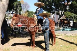 DESFILE DE CHARROS