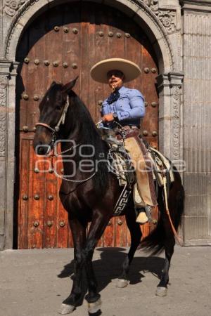 DESFILE DE CHARROS