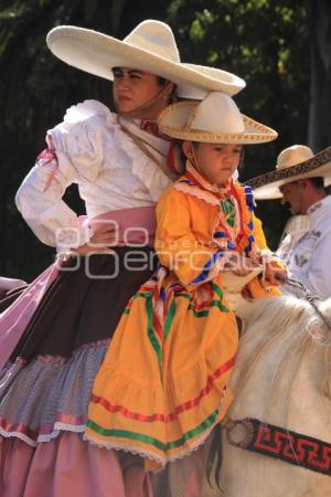 DESFILE DE CHARROS