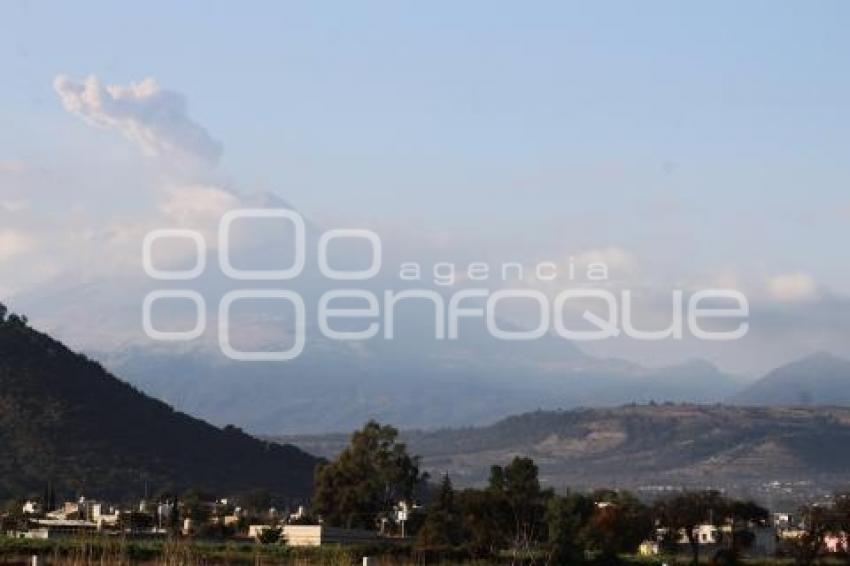 VOLCÁN POPOCATÉPETL . FUMAROLA