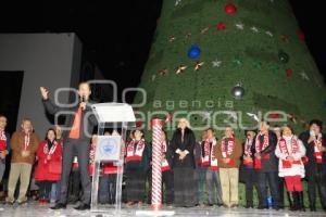 BUAP . ENCENDIDO ÁRBOL DE NAVIDAD