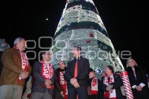 BUAP . ENCENDIDO ÁRBOL DE NAVIDAD