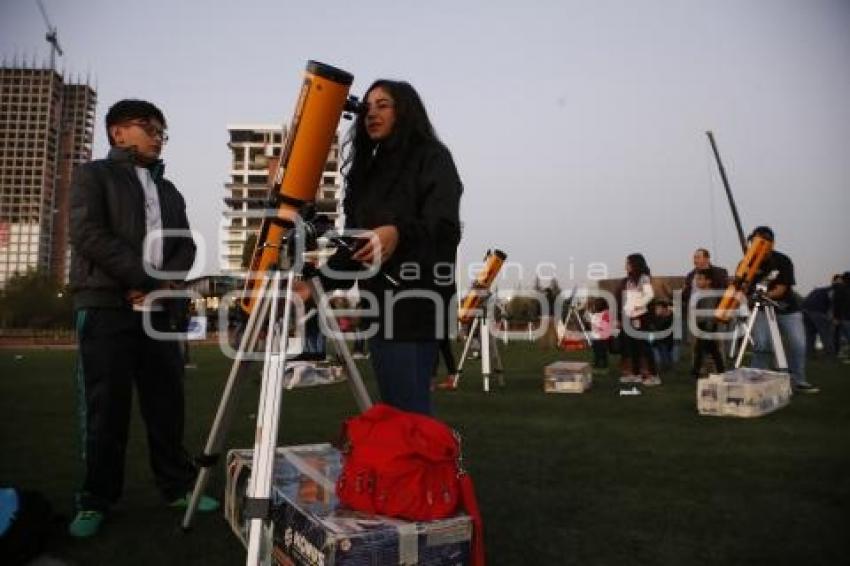 NOCHE DE LAS ESTRELLAS