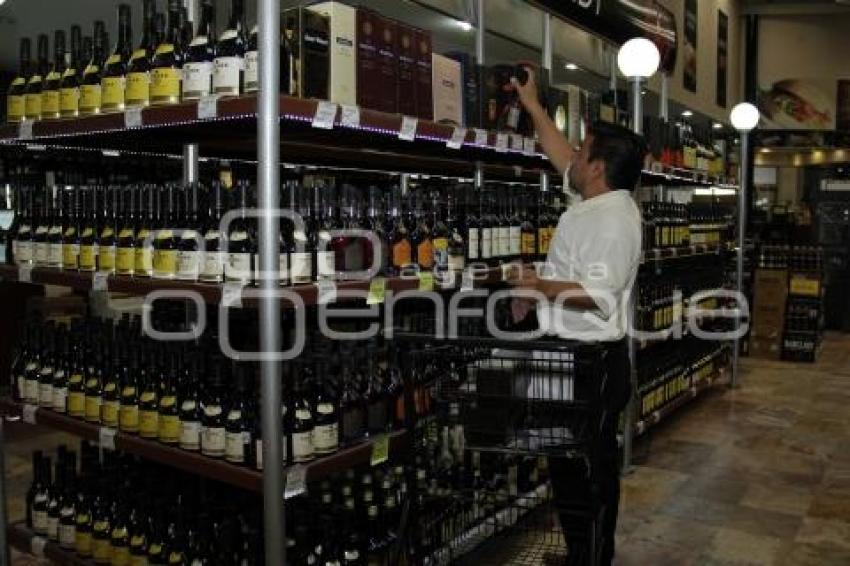 VENTA DE VINOS Y LICORES