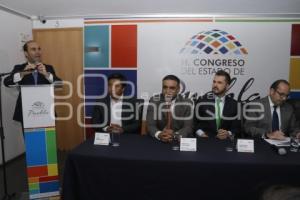 CONGRESO . ENTREGA DE ACREDITACIÓN