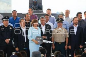 ENTREGA DE EQUIPAMIENTO A POLICÍAS