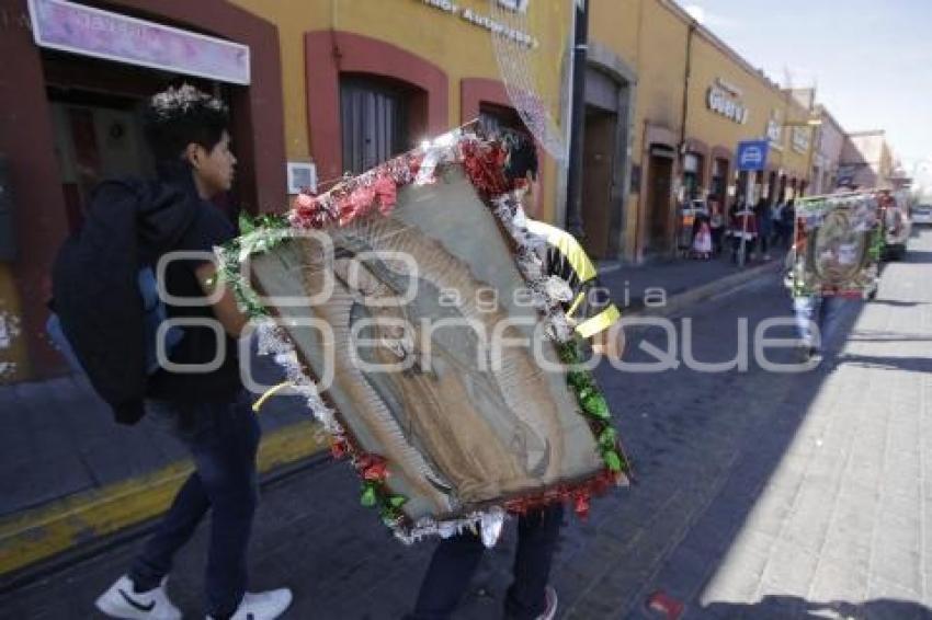 PEREGRINOS A LA BASÍLICA