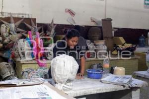 ELABORACIÓN PIÑATAS