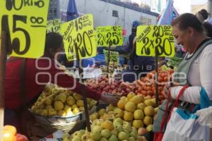 MERCADO . COMPRAS NAVIDEÑAS