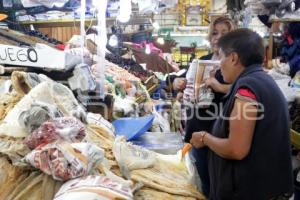 MERCADO . COMPRAS NAVIDEÑAS