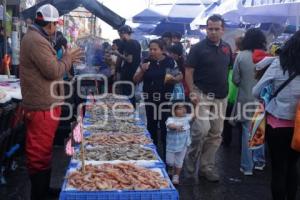 MERCADO . COMPRAS NAVIDEÑAS