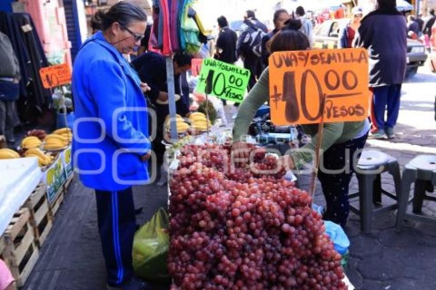 UVAS . AÑO NUEVO