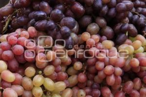 UVAS . AÑO NUEVO