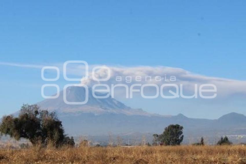 VOLCÁN POPOCATÉPETL . FUMAROLA