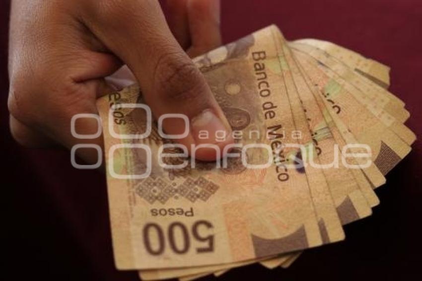 ECONOMÍA . DINERO