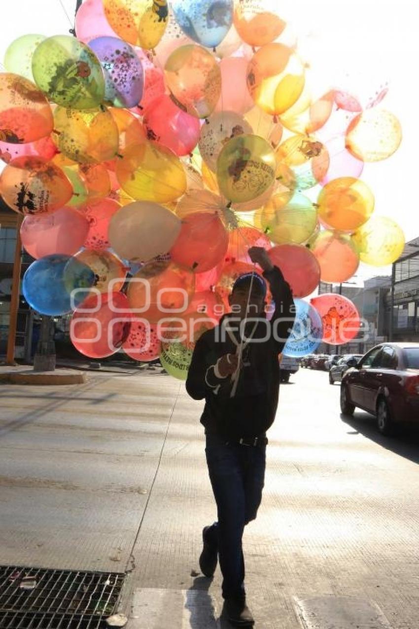 GLOBOS . REYES MAGOS