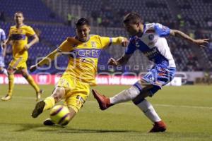 FÚTBOL . CLUB PUEBLA VS TIGRES