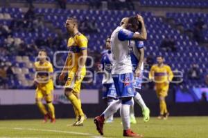 FÚTBOL . CLUB PUEBLA VS TIGRES