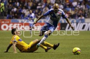 FÚTBOL . CLUB PUEBLA VS TIGRES