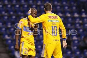 FÚTBOL . CLUB PUEBLA VS TIGRES