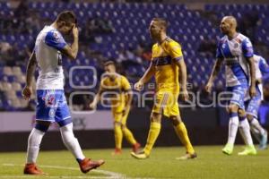 FÚTBOL . CLUB PUEBLA VS TIGRES