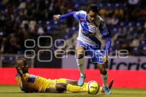 FÚTBOL . CLUB PUEBLA VS TIGRES