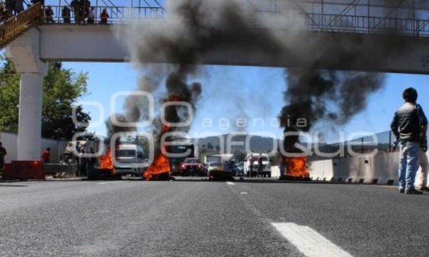 BLOQUEO AUTOPISTA