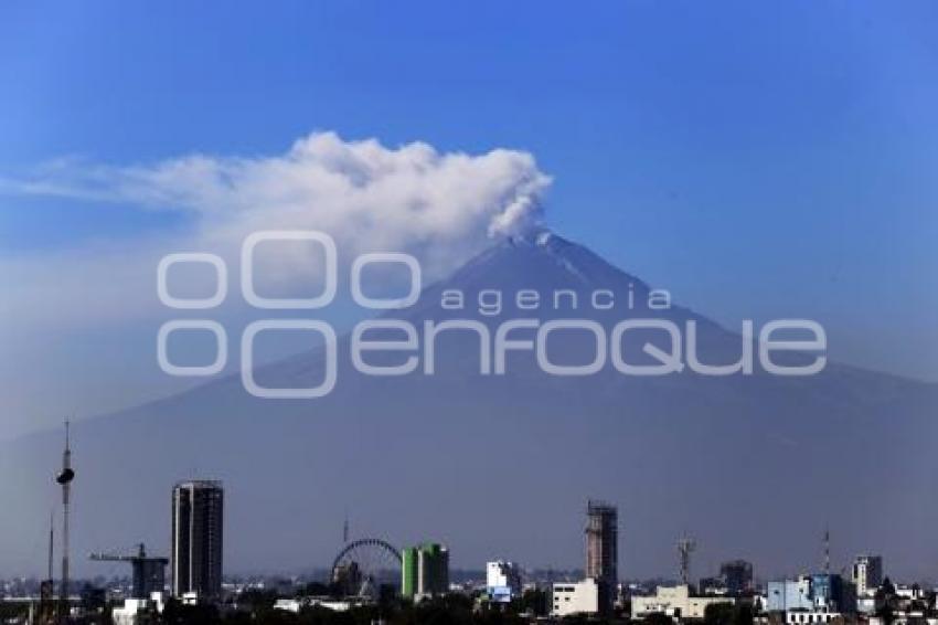 VOLCÁN POPOCATÉPETL . FUMAROLA