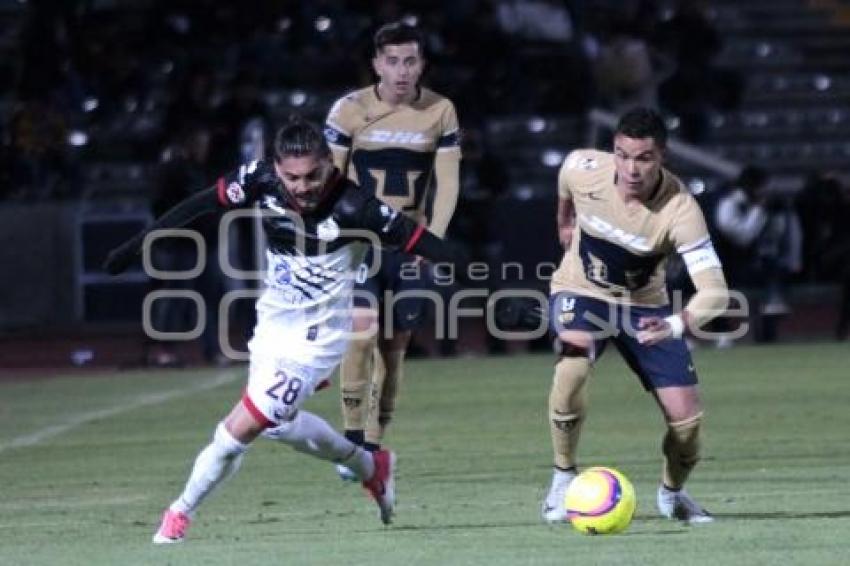 FÚTBOL . LOBOS BUAP VS PUMAS