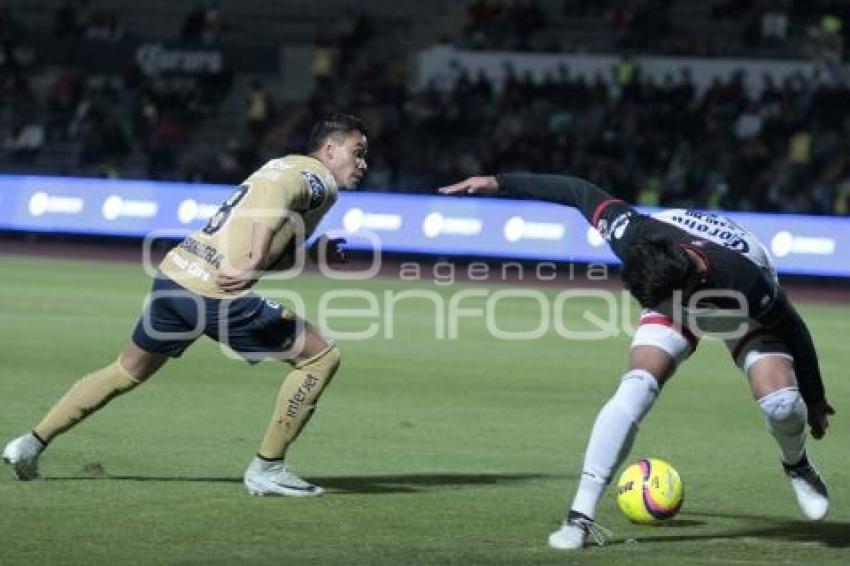 FÚTBOL . LOBOS BUAP VS PUMAS