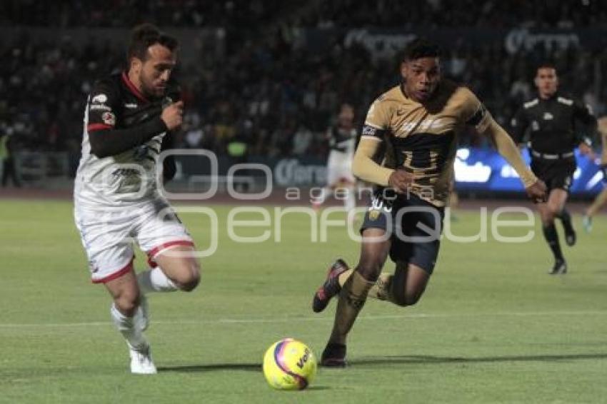 FÚTBOL . LOBOS BUAP VS PUMAS