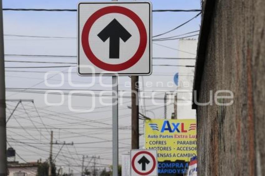 CALLE . CAMBIO DE SENTIDO