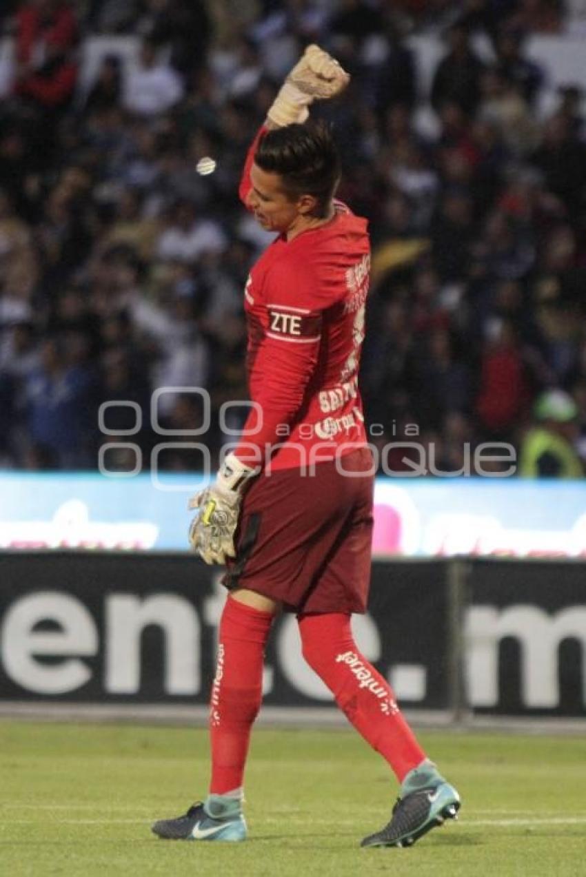 FÚTBOL . LOBOS BUAP VS PUMAS