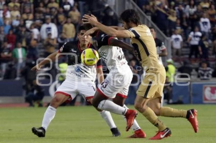 FÚTBOL . LOBOS BUAP VS PUMAS