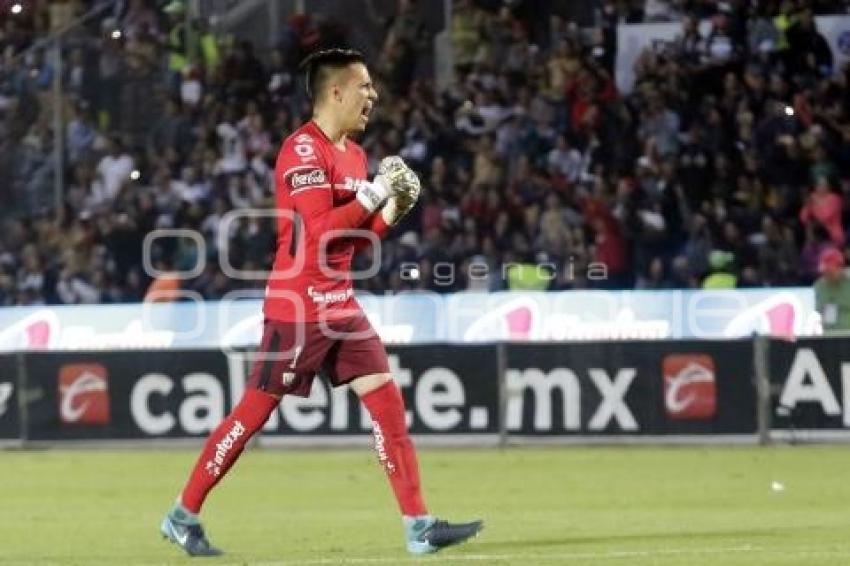 FÚTBOL . LOBOS BUAP VS PUMAS