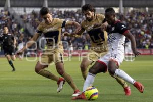 FÚTBOL . LOBOS BUAP VS PUMAS