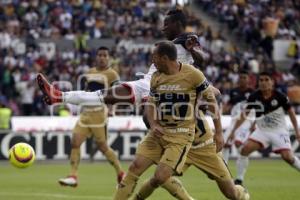 FÚTBOL . LOBOS BUAP VS PUMAS