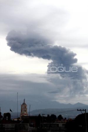 VOLCÁN POPOCATÉPETL . FUMAROLA