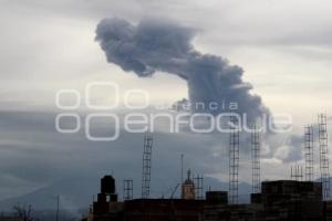 VOLCÁN POPOCATÉPETL . FUMAROLA