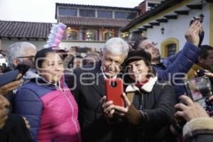 MORENA . AMLO