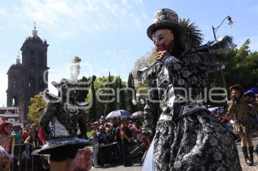 DESFILE DE HUEHUES