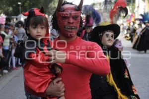 DESFILE DE HUEHUES