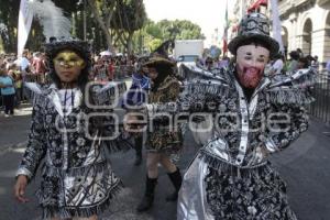 DESFILE DE HUEHUES