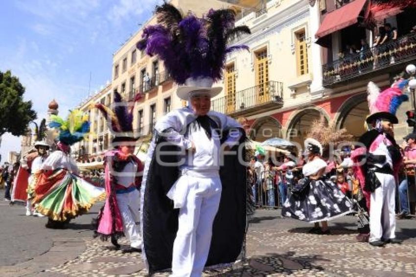 DESFILE DE HUEHUES