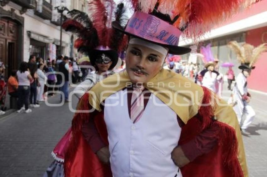 DESFILE DE HUEHUES