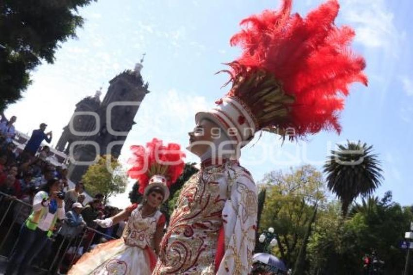 DESFILE DE HUEHUES