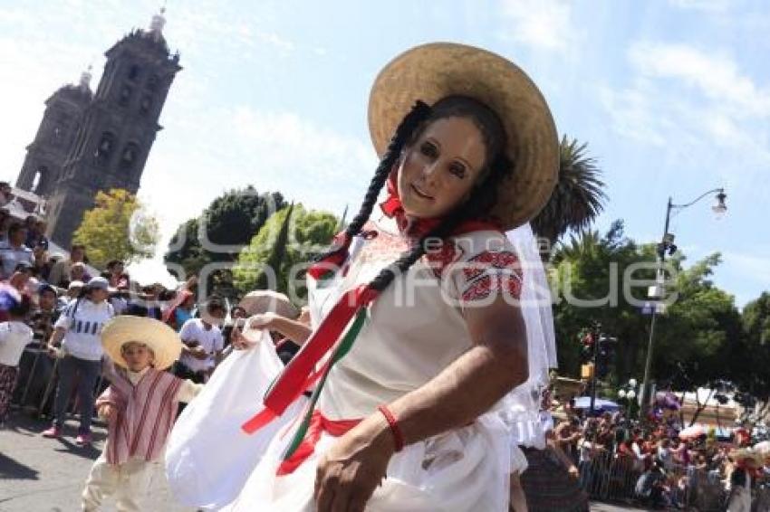 DESFILE DE HUEHUES